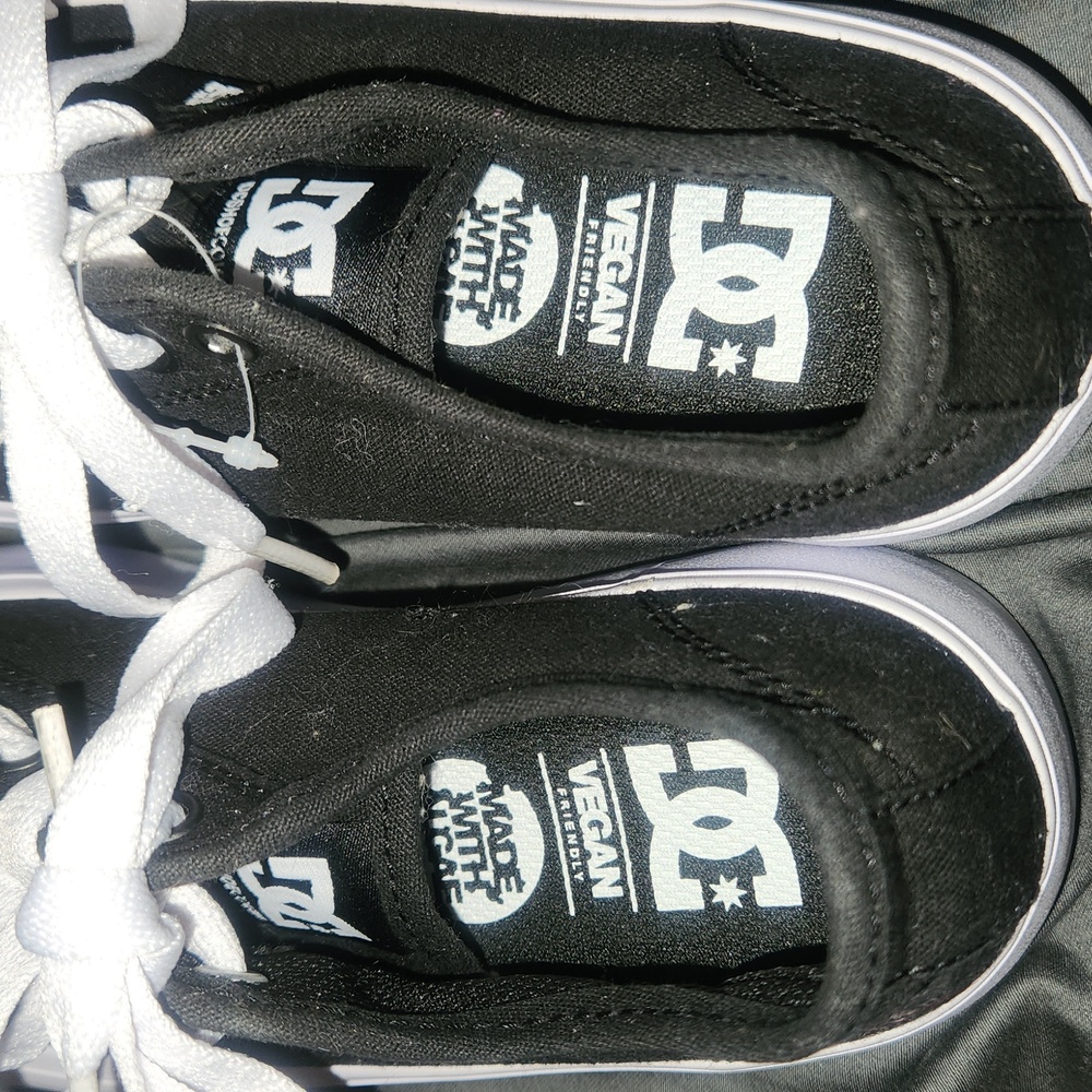 DC Platform Sneakers Women's Size 5 - Picture 3 of 8